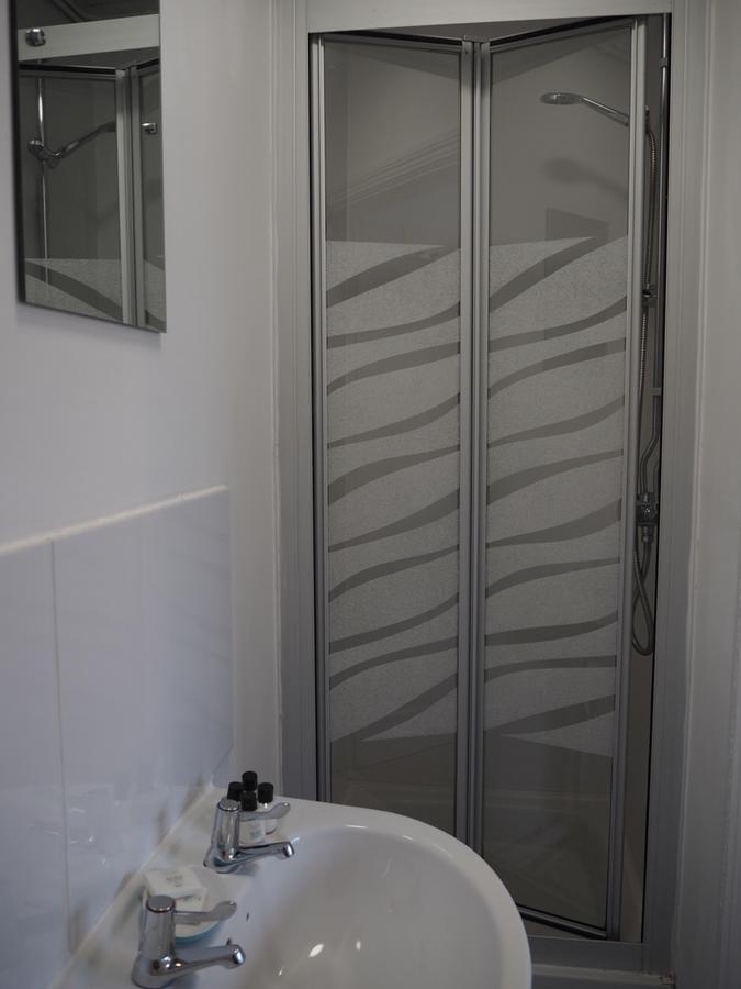 Wax, Watergate 3* New Quay